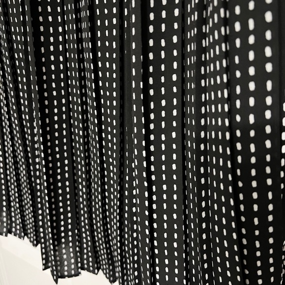 Calf Length Pleated Skirt Sz S - Picture 3 of 4